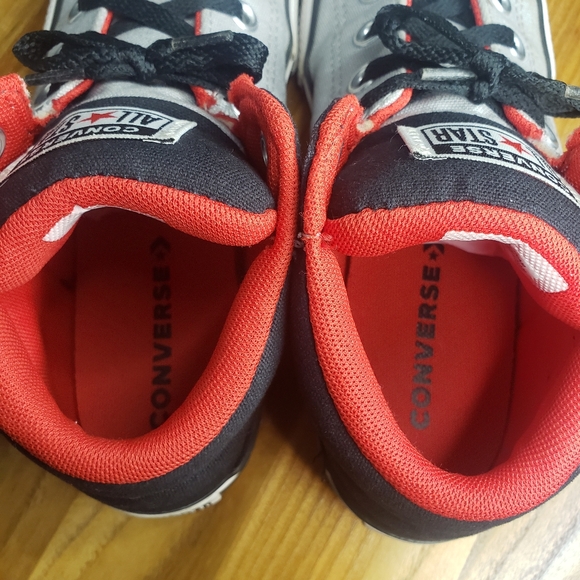 Converse Allstars Chuck Taylor - Black / Gray / Red - size 2 Youth or Women's 4 - Picture 6 of 9